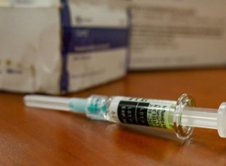 إسرائيل ستشتري 10 ملايين جرعة من لقاحات كورونا من شركة الأدوية البريطانية أسترازينيكا