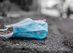 كشف شروط الإتفاق مع شركة اللقاح فايزر: تجربة تأثير اللقاح على المواطنين