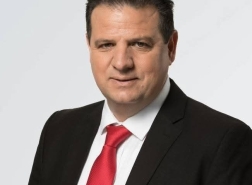 أيمن عودة… حين يُقصى الصوت الحر من كنيست الاحتلال -  بقلم: رانية مرجية