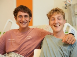 مرض عيون نادر يكشف إصابة مراهقين بـ حمى الكهوف في رامبام حيفا