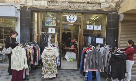 متجر الملابس المستعملة في الهدار – أزياء مستدامة بأسعار رمزية للجميع!