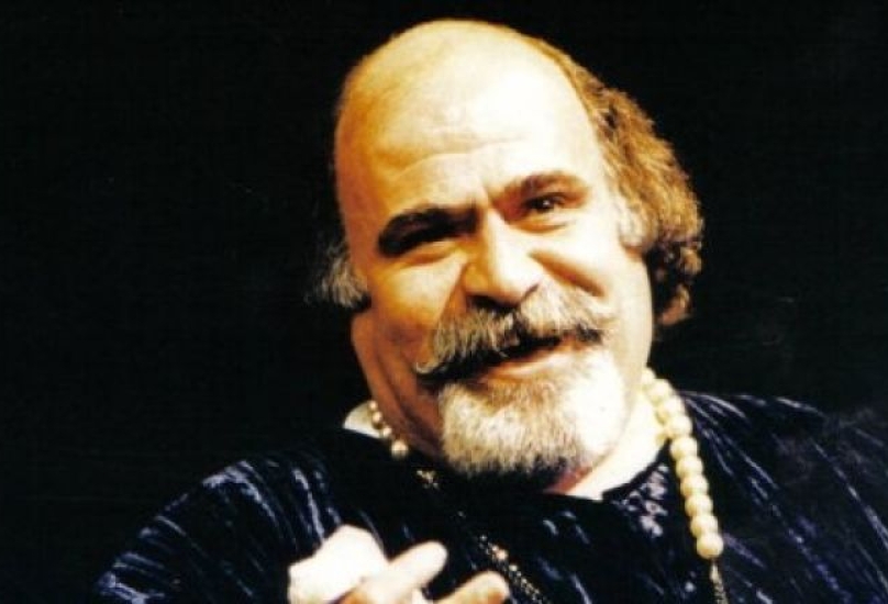 الصورة للفنان الراحل بسام زعمط، وهي بلطف عن الشبكة