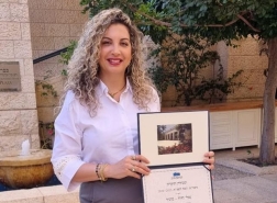 نتالي حلو منير: نور من القدس يضيء دروب