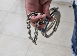 الشرطة تعتقل رجلاً اعتدى على امرأة وسرق حقيبتها في حيفا